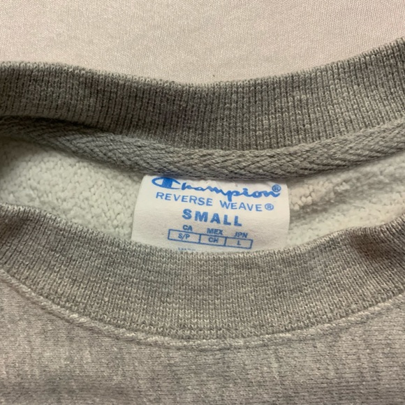 Simple Champion Crewneck! - Picture 4 of 5